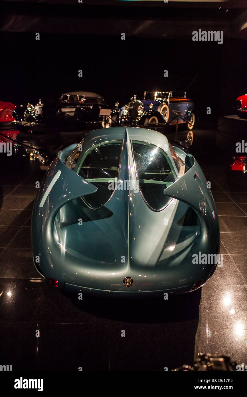 La parte posteriore del 1954 Alfa Romeo B.A.T. 7 mostra auto e le sue ali di gigante Foto Stock