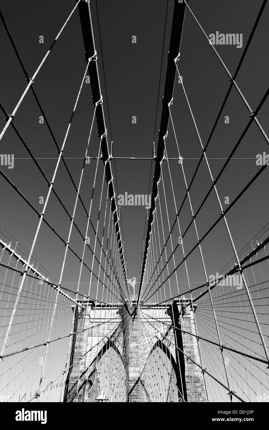 Il Ponte di Brooklyn e la parte inferiore di Manhattan, New York New York, Stati Uniti d'America immagine presa dal suolo pubblico Foto Stock