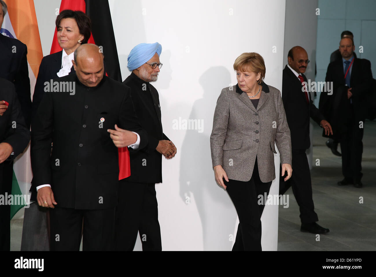 Berlino, Germania. 11 aprile 2013. Foto di famiglia con il Primo Ministro indiano Manmohan Singh e il Cancelliere tedesco Angela Merkel e ministri di stato sul secondo governo Indian-German consultazioni presso la cancelleria di Berlino. Credito: Reynaldo Chaib Paganelli / Alamy Live News Foto Stock