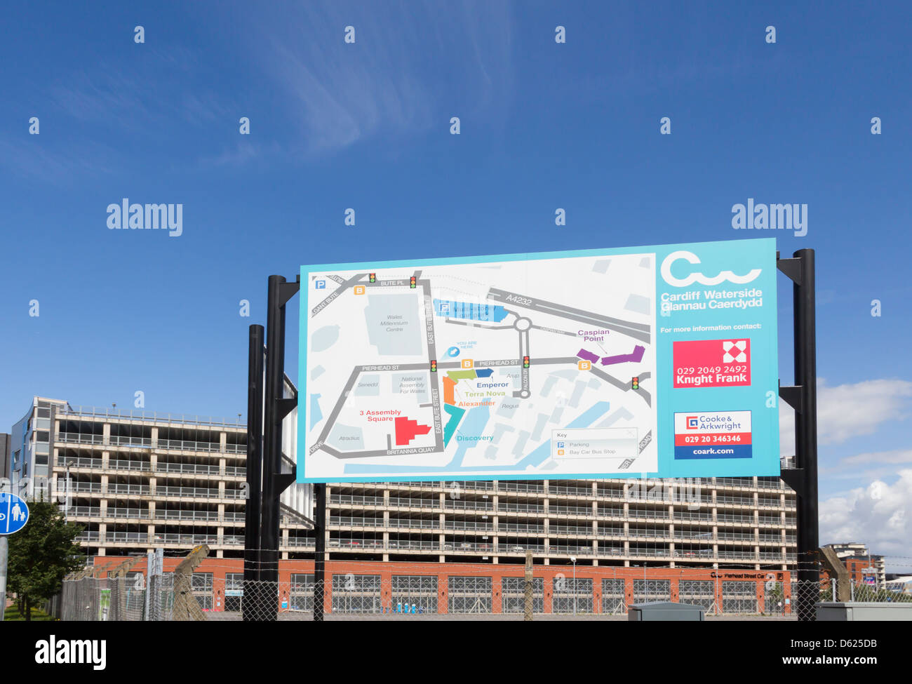 Cardiff Waterside development group mappa, delineando i piani di riconversione e Pierhead Street parcheggio multipiano. Foto Stock