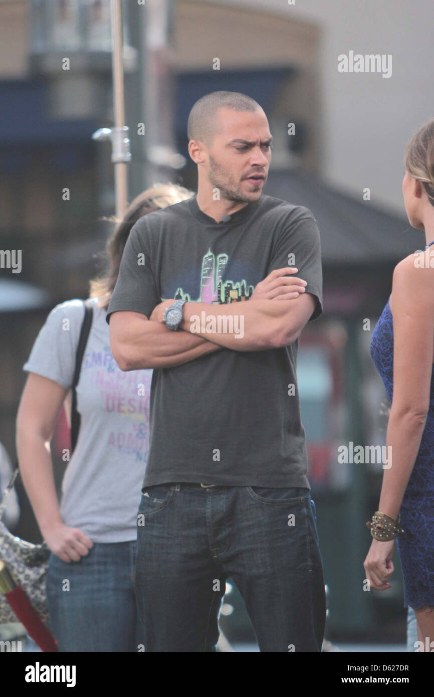 Attore Jesse Williams fa la sua comparsa su " Extra " a Grove in Hollywood Los Angeles, California - 01.02.12 Foto Stock