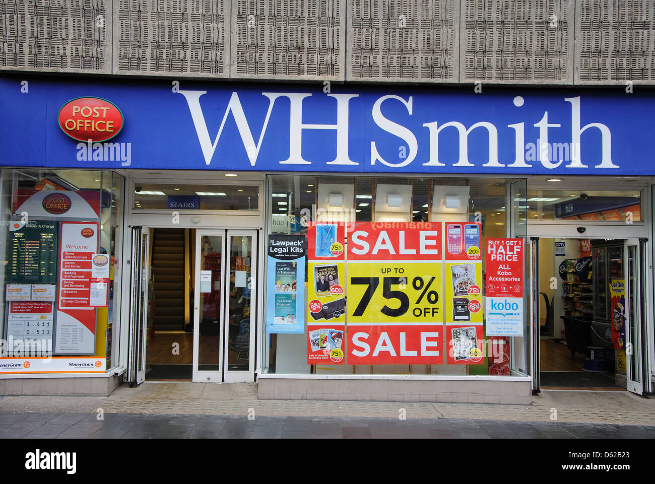 W H Smith, Gallowtree Gate, Leicester, England, Regno Unito Foto Stock