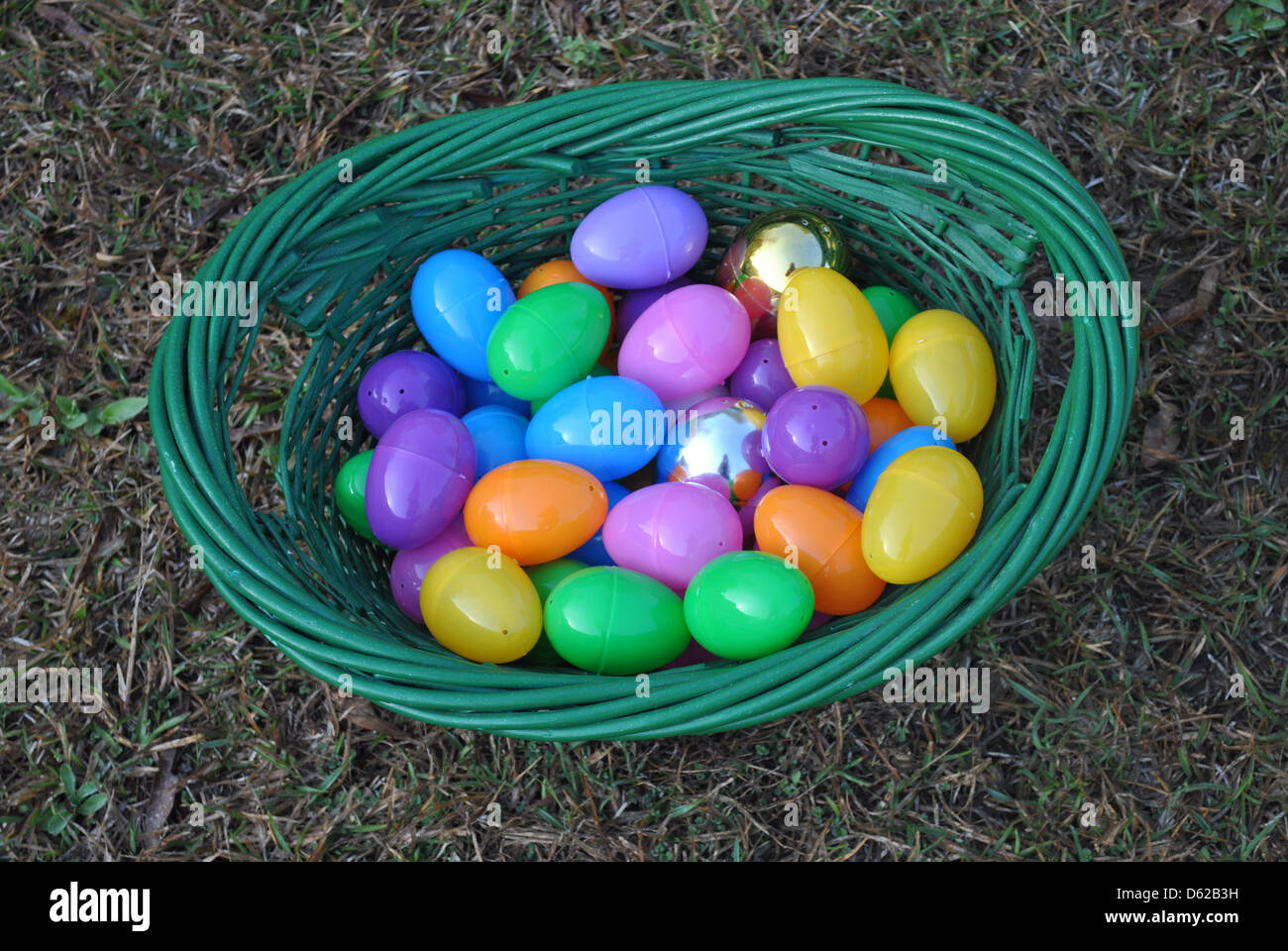 Uova di Pasqua in verde baskt Foto Stock
