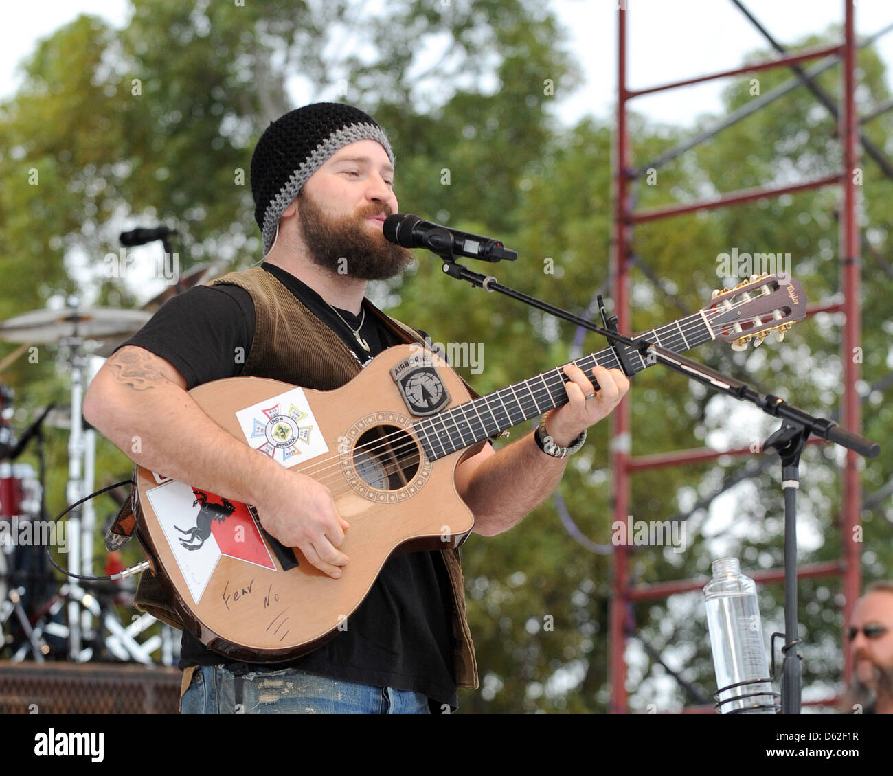 Zac Brown suona presso il paese di Kiss Chili Cookoff 2012 a CB Smith Park Hollywood Florida Foto Stock
