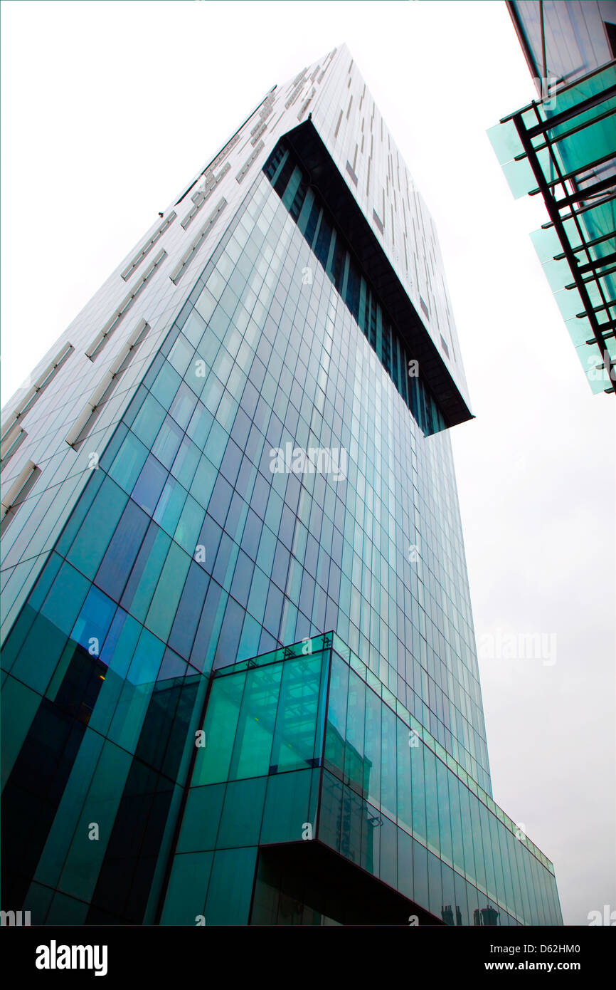 Hilton Hotel Beetham Tower Deansgate Manchester Inghilterra architetto britannico Ian Simpson grattacielo alto edificio più alto si trovano gli uffici Foto Stock