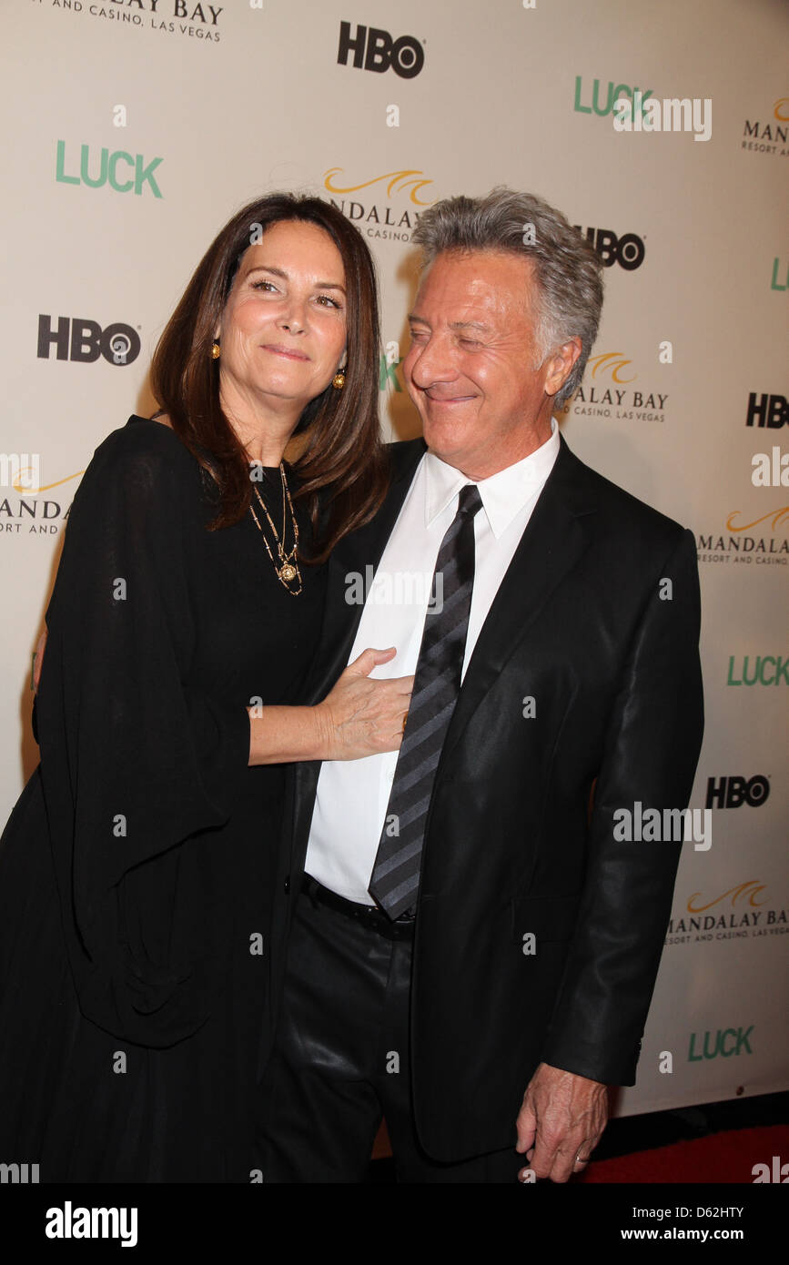 Dustin Hoffman, Lisa Hoffman Mandalay Bay Resort and Casino ospita un avanzato sistema di screening di nuovi HBO serie originale di fortuna a Foto Stock