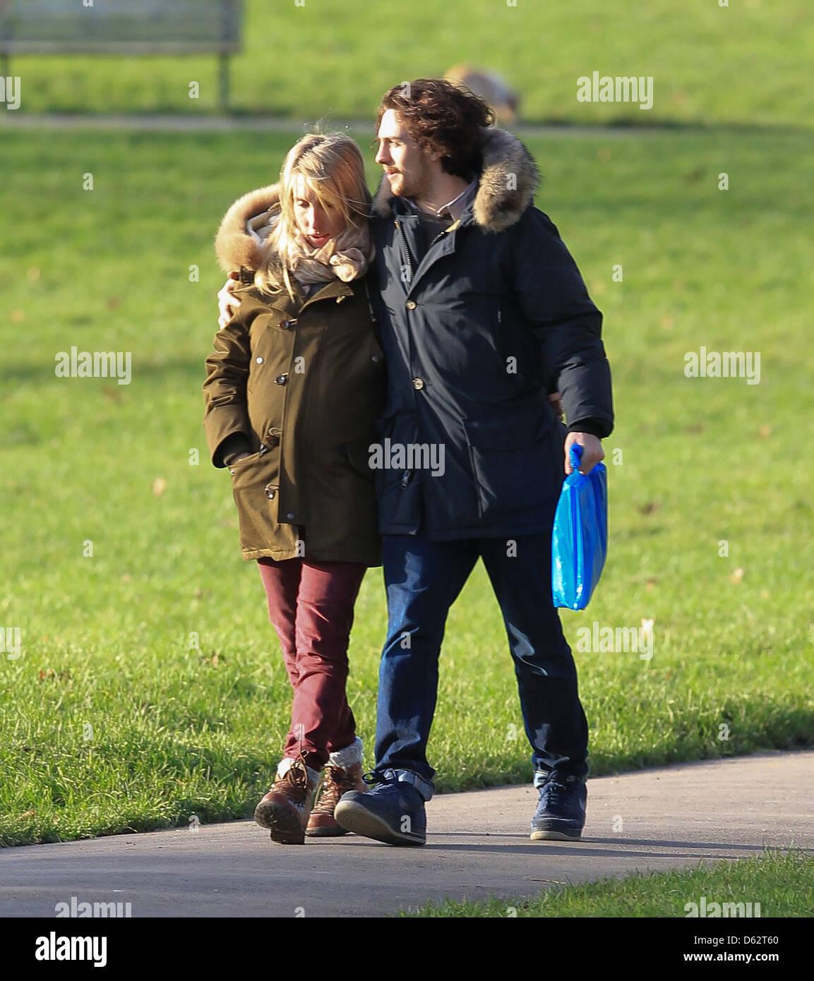 Gravidanza Taylor-Wood Sam e Aaron Johnson a spasso per Primrose Hill Londra Inghilterra - 06.01.12 Foto Stock