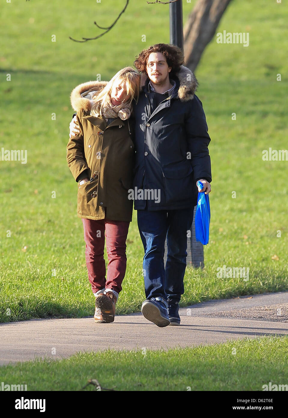 Gravidanza Taylor-Wood Sam e Aaron Johnson a spasso per Primrose Hill Londra Inghilterra - 06.01.12 Foto Stock