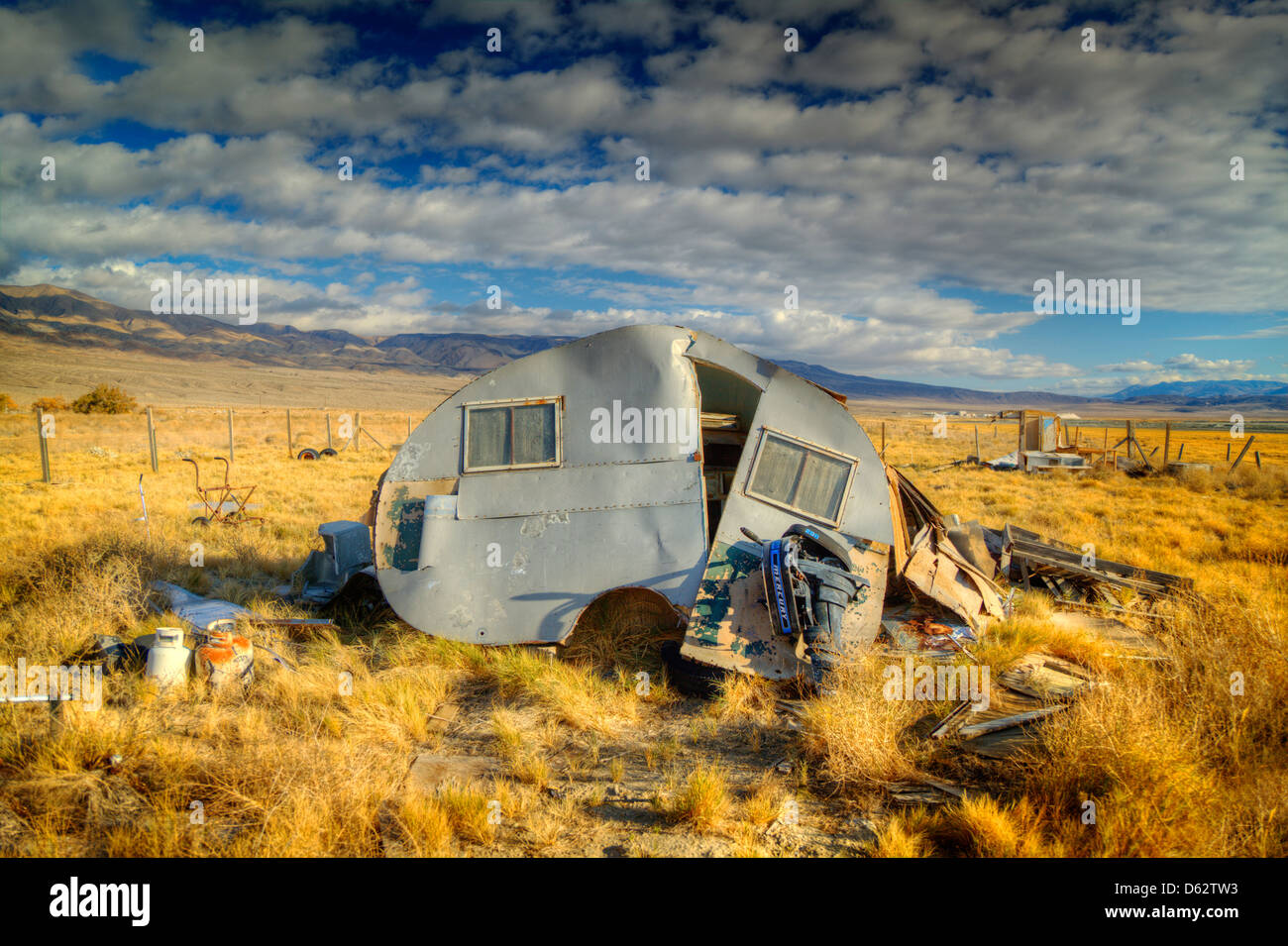 In disuso rimorchio caravan home a Keeler in California, Stati Uniti d'America Foto Stock