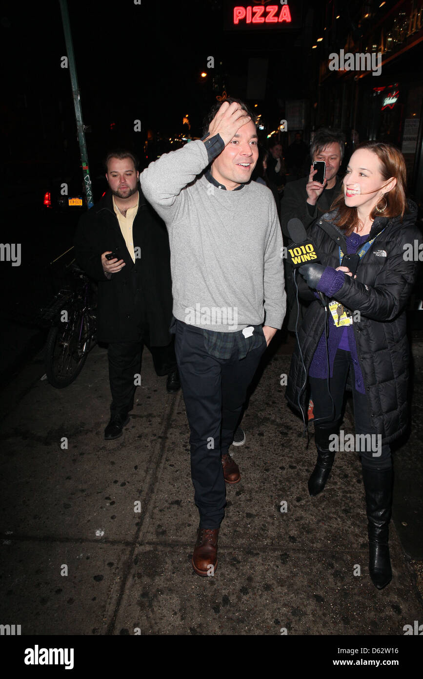 Jimmy Fallon Van Halen Frontman David Lee Roth esegue presso il Cafe Wha arrivi - New York City, Stati Uniti d'America - 05.01.12 Foto Stock Jimmy Fallon Van Halen Frontman David Lee Roth esegue presso il Cafe Wha arrivi - New York City, Stati Uniti d'America - 05.01.12 Foto Stock