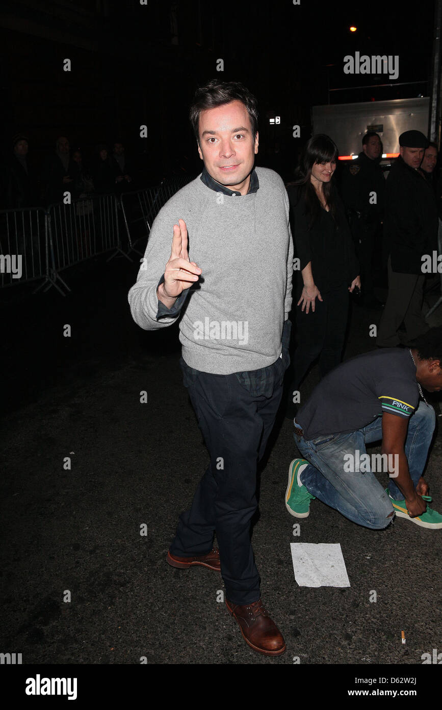 Jimmy Fallon Van Halen Frontman David Lee Roth esegue presso il Cafe Wha arrivi - New York City, Stati Uniti d'America - 05.01.12 Foto Stock Jimmy Fallon Van Halen Frontman David Lee Roth esegue presso il Cafe Wha arrivi - New York City, Stati Uniti d'America - 05.01.12 Foto Stock