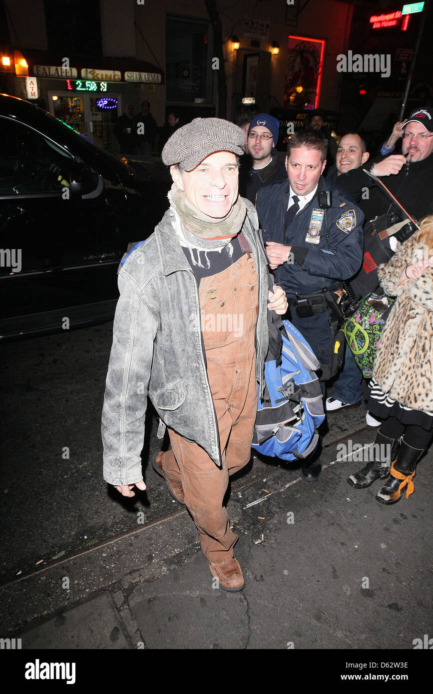 Van Halen Frontman David Lee Roth esegue presso il Cafe Wha arrivi - New York City, Stati Uniti d'America - 05.01.12 Foto Stock Van Halen Frontman David Lee Roth esegue presso il Cafe Wha arrivi - New York City, Stati Uniti d'America - 05.01.12 Foto Stock