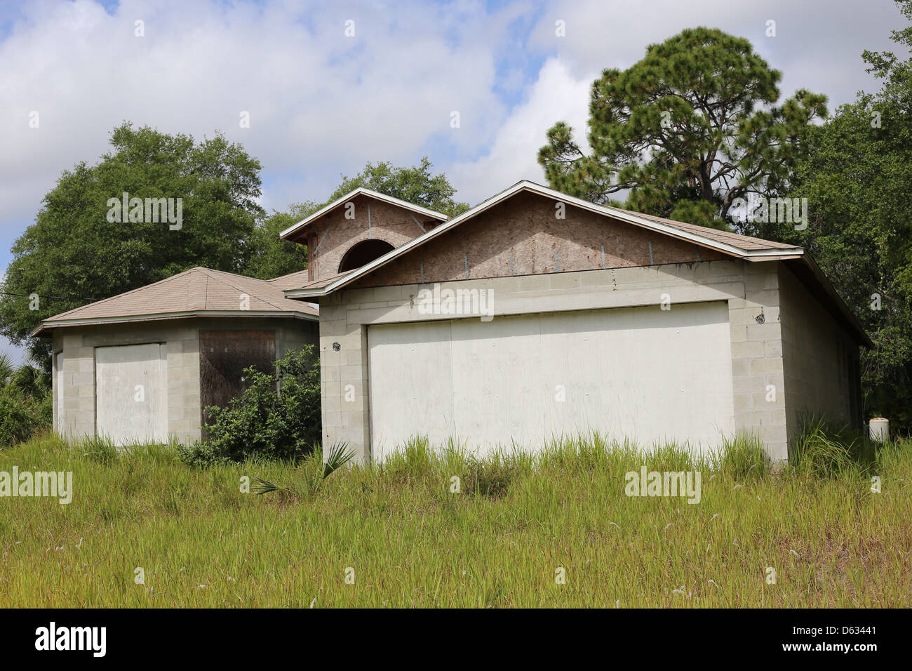 Un grezzo o incompleta di casa o casa in Florida USA che è stato abbandonato nel corso del 2009 la recessione economica Foto Stock
