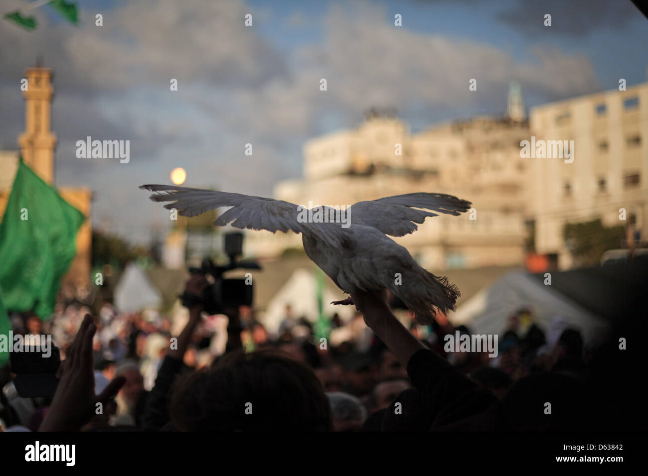 Striscia di Gaza Gaza City. 11 Aprile 2013.Hamas donne e bambini rally per prigionieri detenuti in Israele. Credito: Ahmed Deeb / Alamy Live News Foto Stock