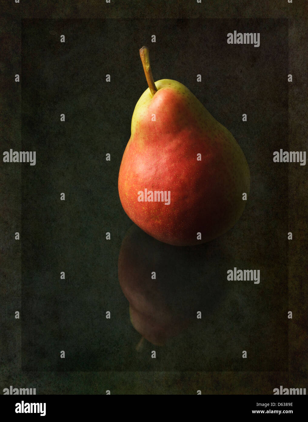 Pera su sfondo a trama Foto Stock