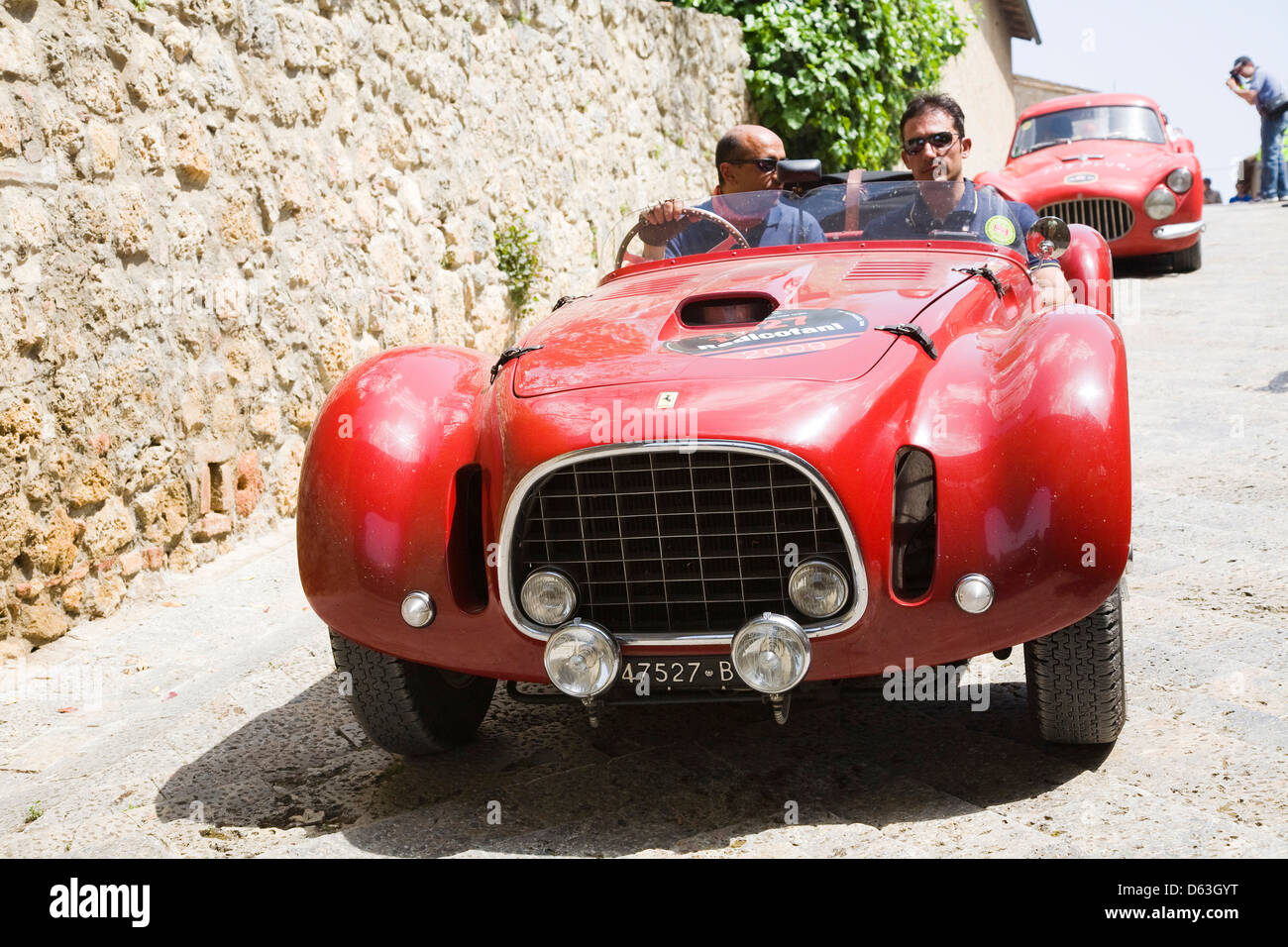 L'Europa, Italia, Toscana, Monteriggioni, 1000 miglia, auto d'epoca, ferrari Foto Stock