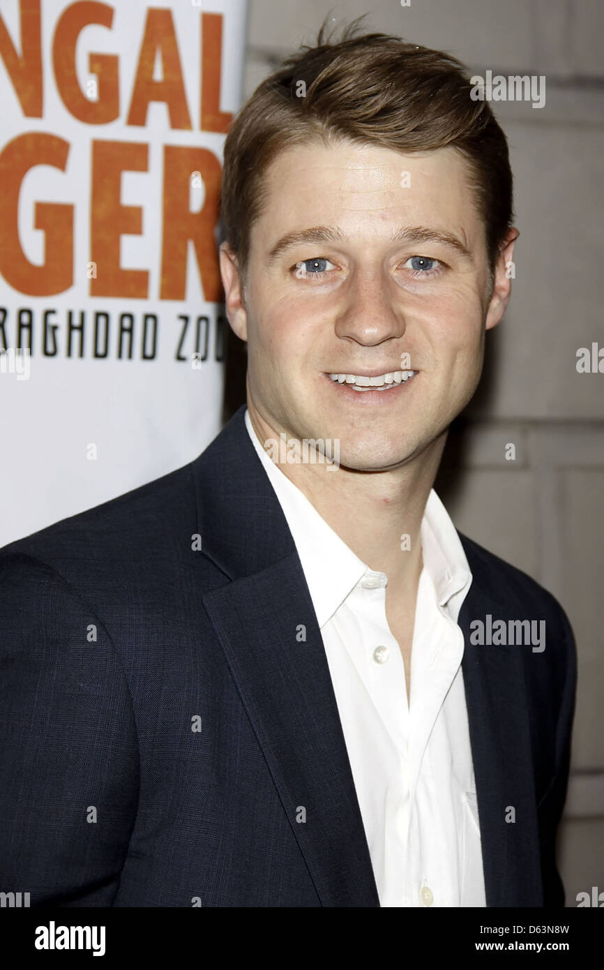 Ben McKenzie apertura notturna della produzione di Broadway di "tigre del Bengala Baghdad Zoo' il Richard Rodgers Theatre - Arrivi Foto Stock