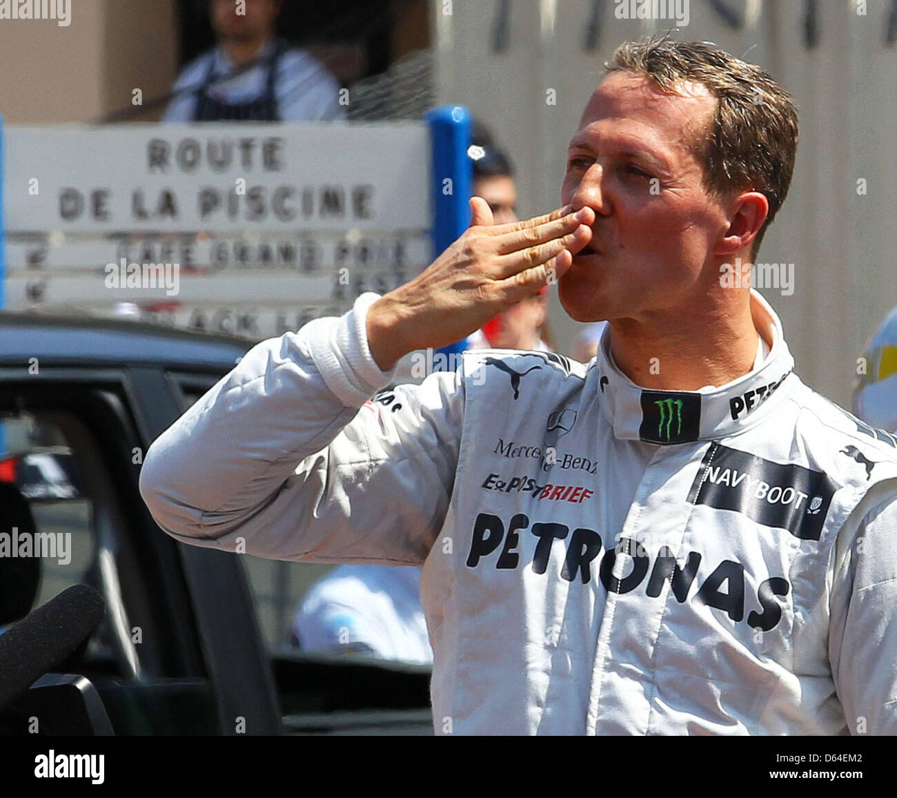 Il tedesco pilota di Formula Uno Michael Schumacher della Mercedes AMG reagisce dopo aver scandito il miglior tempo nella sessione di qualifica in gara di F1 Via di Monte Carlo, Monaco, 26 maggio 2012. Il Grand Prix avrà luogo il 27 maggio. Foto: Jens Buettner dpa (ACHTUNG: Wiederholung mit verändertem Bildausschnitt) +++(c) dpa - Bildfunk+++ Foto Stock
