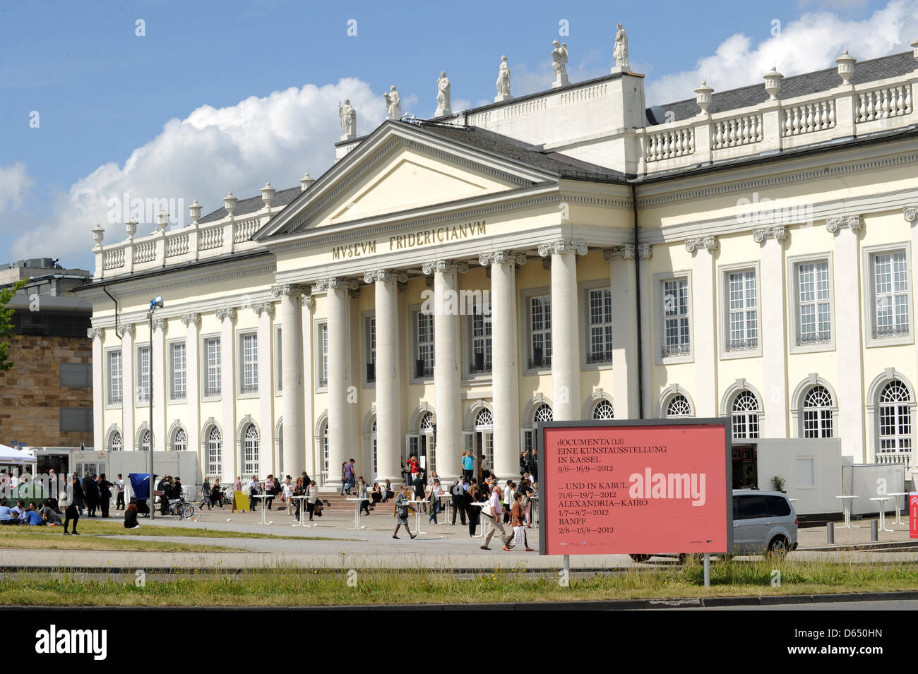 Vista del Museo Fridericianum di Kassel, Germania, 07 giugno 2012. Il 'world art show' documenta (13), che avviene soltanto ogni cinque anni, oficially potrà essere aperto il 09 giugno 2012. Foto: Uwe Zucchi Foto Stock