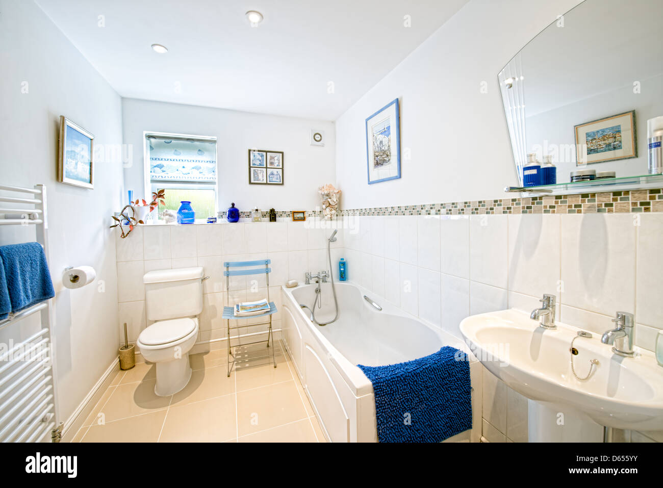 Atipico bagno moderno Foto Stock