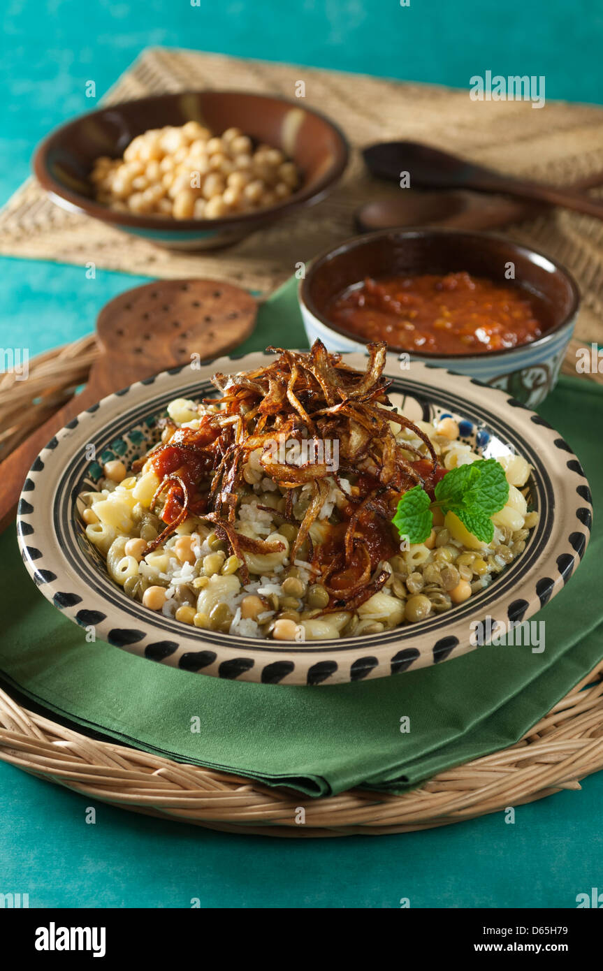 Kushari Pasta e riso piatto di lenticchie Egitto cibo Foto Stock