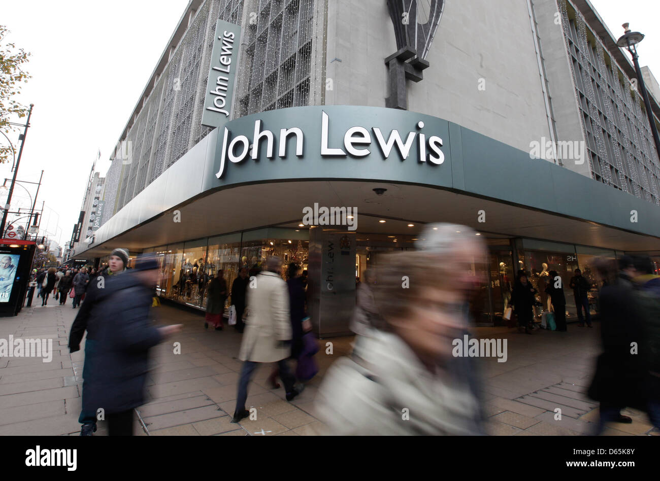 Le vendite e gli amanti dello shopping a Londra, in Oxford Street e Regent st, oggi (06/12/2012), lo shopping di Natale nelle conseguenze di bilancio Foto Stock