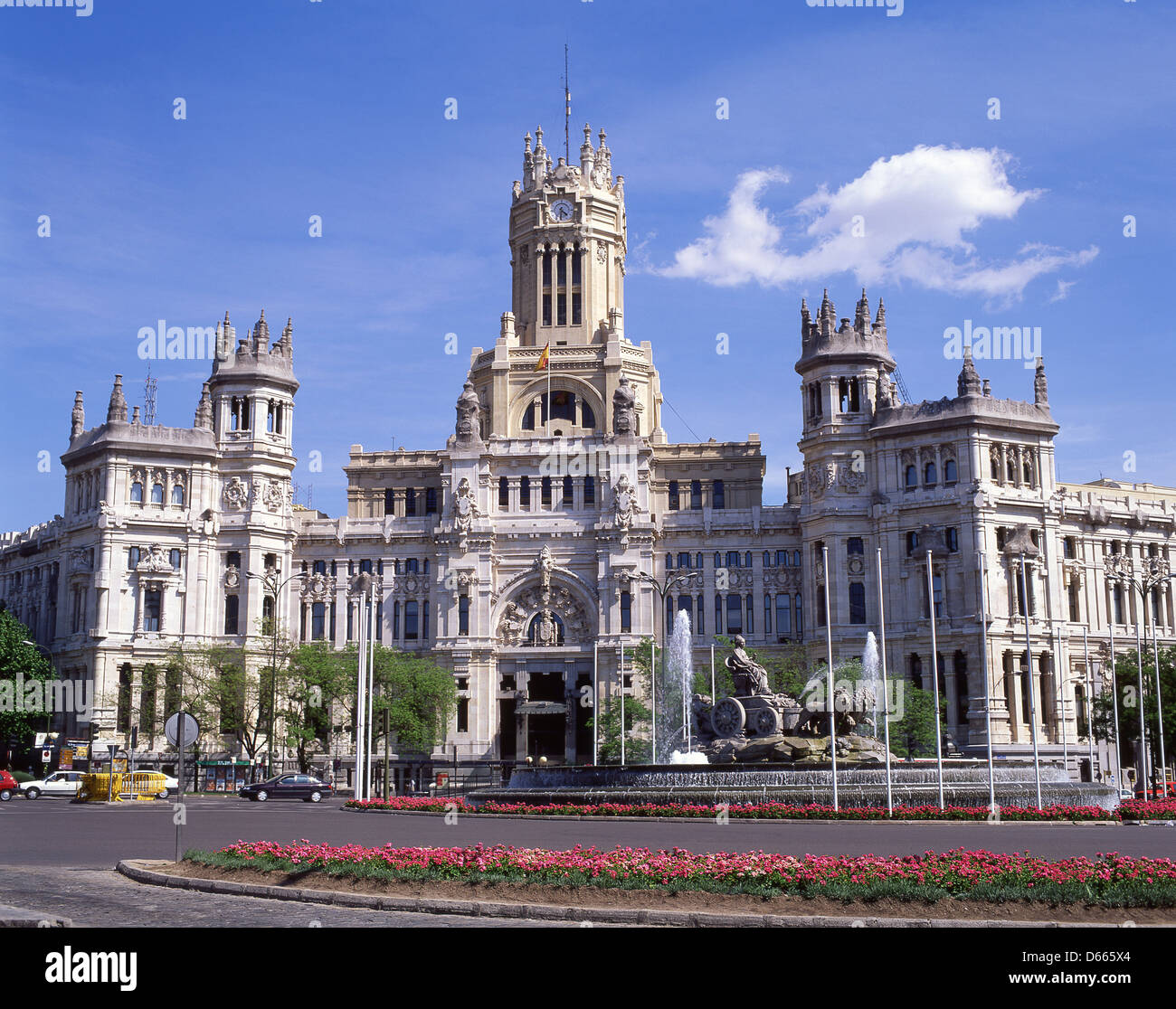 La Fontana di Cibeles con il Palacio de Cibeles (Palazzo Cibeles) dietro, Plaza de Cibeles, Centro, Madrid, Regno di Spagna Foto Stock