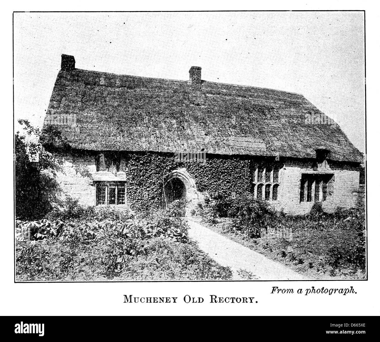 Questo libro del 1921 fornisce una breve storia dell'Inghilterra, concentrandosi sui periodi e gli eventi storici chiave. La fotografia o l'illustrazione possono mostrare la Mucheney Old Rectory, un esempio del patrimonio architettonico inglese all'inizio del XX secolo. Foto Stock