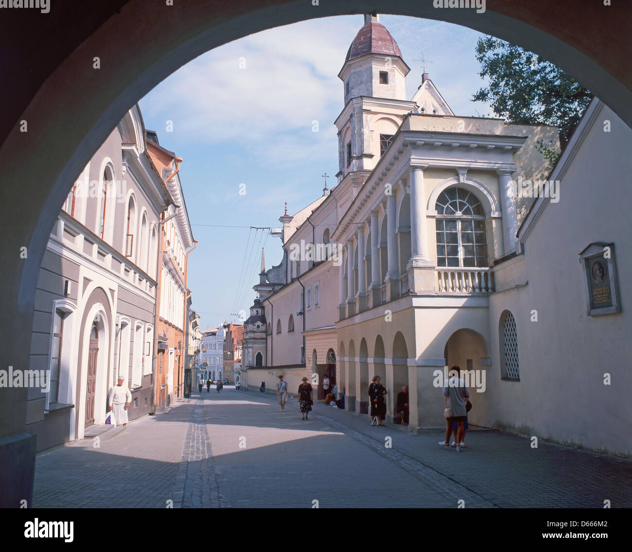 Via Ausros Vartu Gatve, la Città Vecchia di Vilnius, Vilnius County, la Repubblica di Lituania Foto Stock