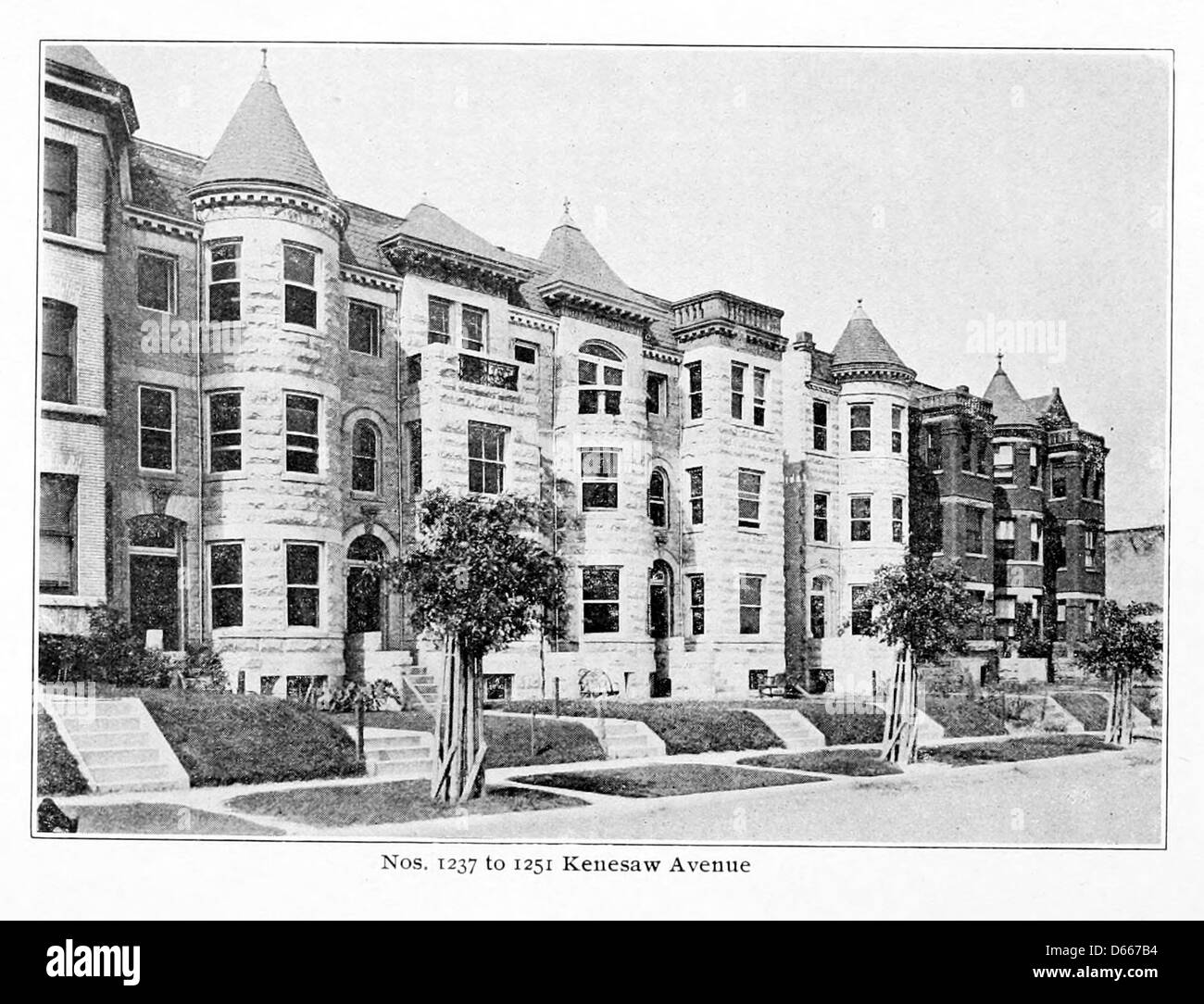 Un annuncio pubblicitario del 1904 che promuove Columbia Heights, Washington, D.C. l'immagine mette in evidenza le case private della zona e l'atmosfera residenziale ricca, con l'obiettivo di attirare acquirenti benestanti. Foto Stock