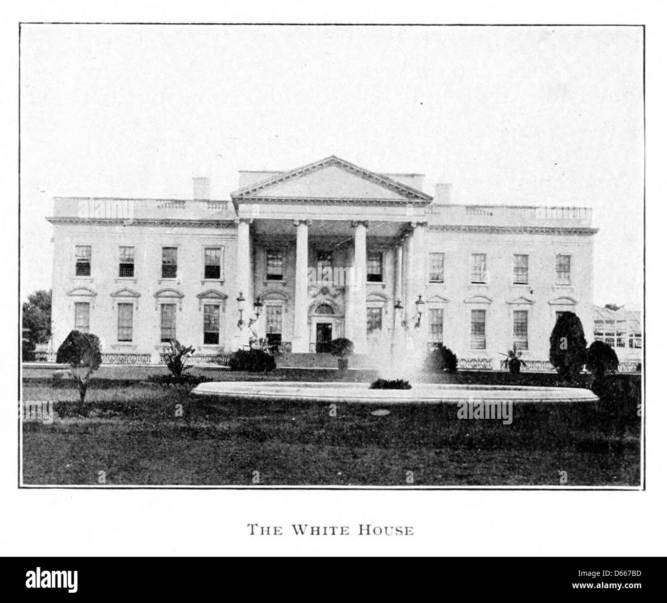 Questa immagine è tratta da "A Statement of some of the Benefits of Beautiful Columbia Heights" (1904), che mostra un quartiere di Washington D.C. la fotografia probabilmente presenta case e strade a Columbia Heights, sottolineando il suo fascino come zona residenziale. Foto Stock