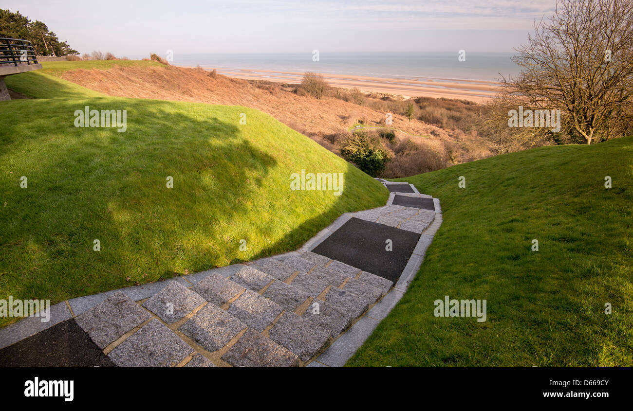 Scale tra la spiaggia di Omaha e il cimitero americano di Colleville-sur-Mer, Normandia, Francia Foto Stock