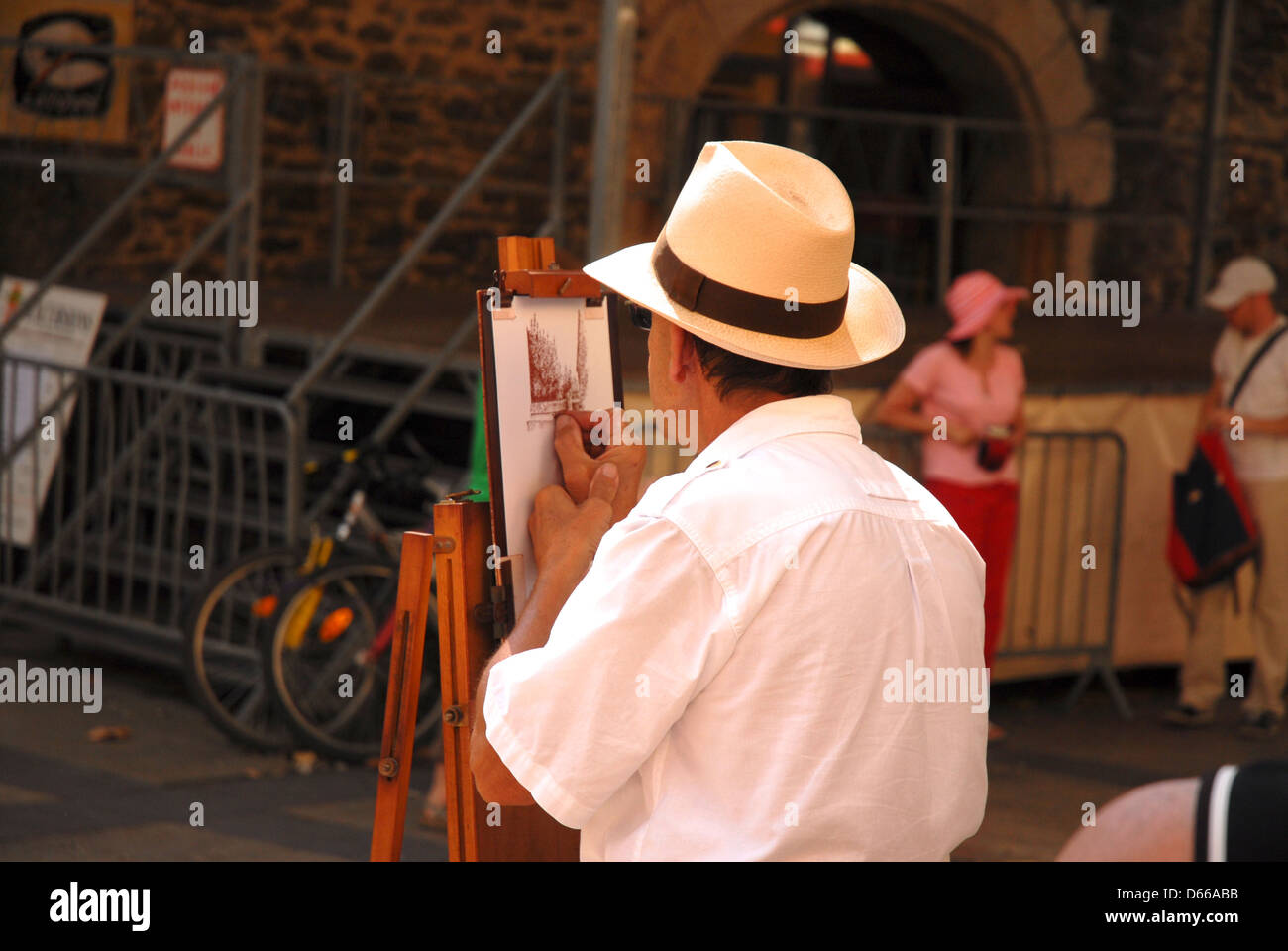 Artista di strada, Collioure, città costiera, Pyrenees-Orientales, Foto Stock