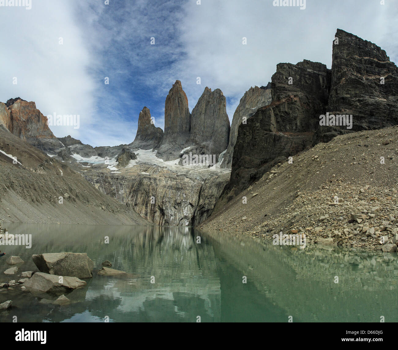 Una tarda mattinata shot delle torri a Torres Del Paine, Cile Foto Stock