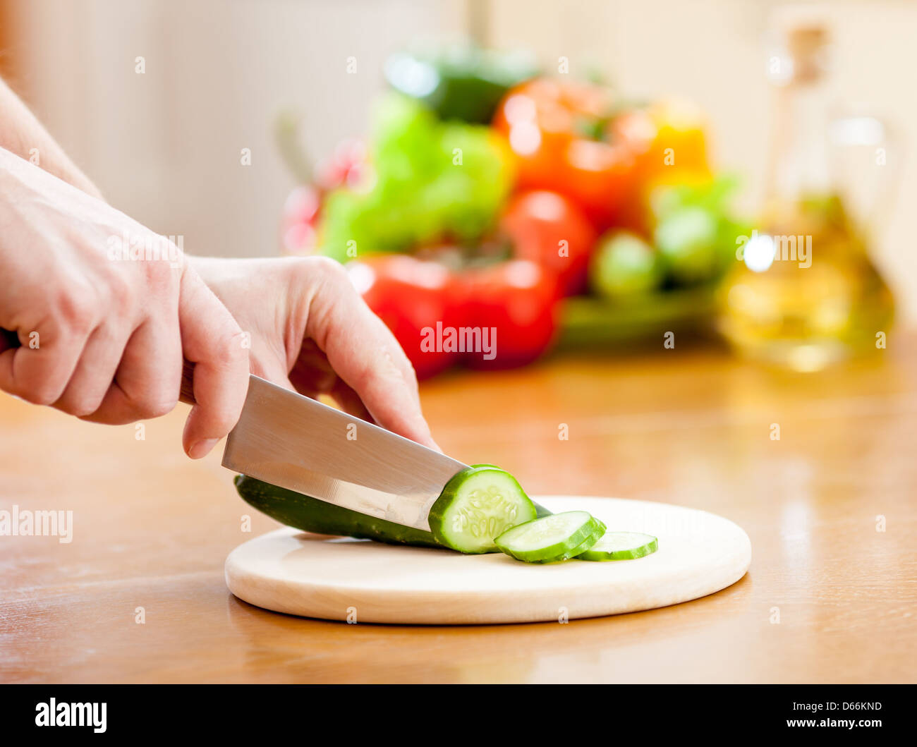 Mani con cibo sano e verdure fresche Foto Stock
