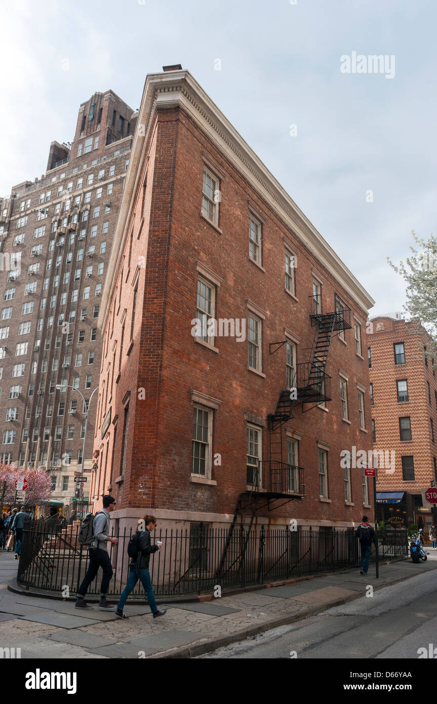 The Northern Dispensary in Waverly Place e Christopher Street nel Greenwich Village ACCREDITANO Stacy Walsh Rosenstock/Alamy Foto Stock