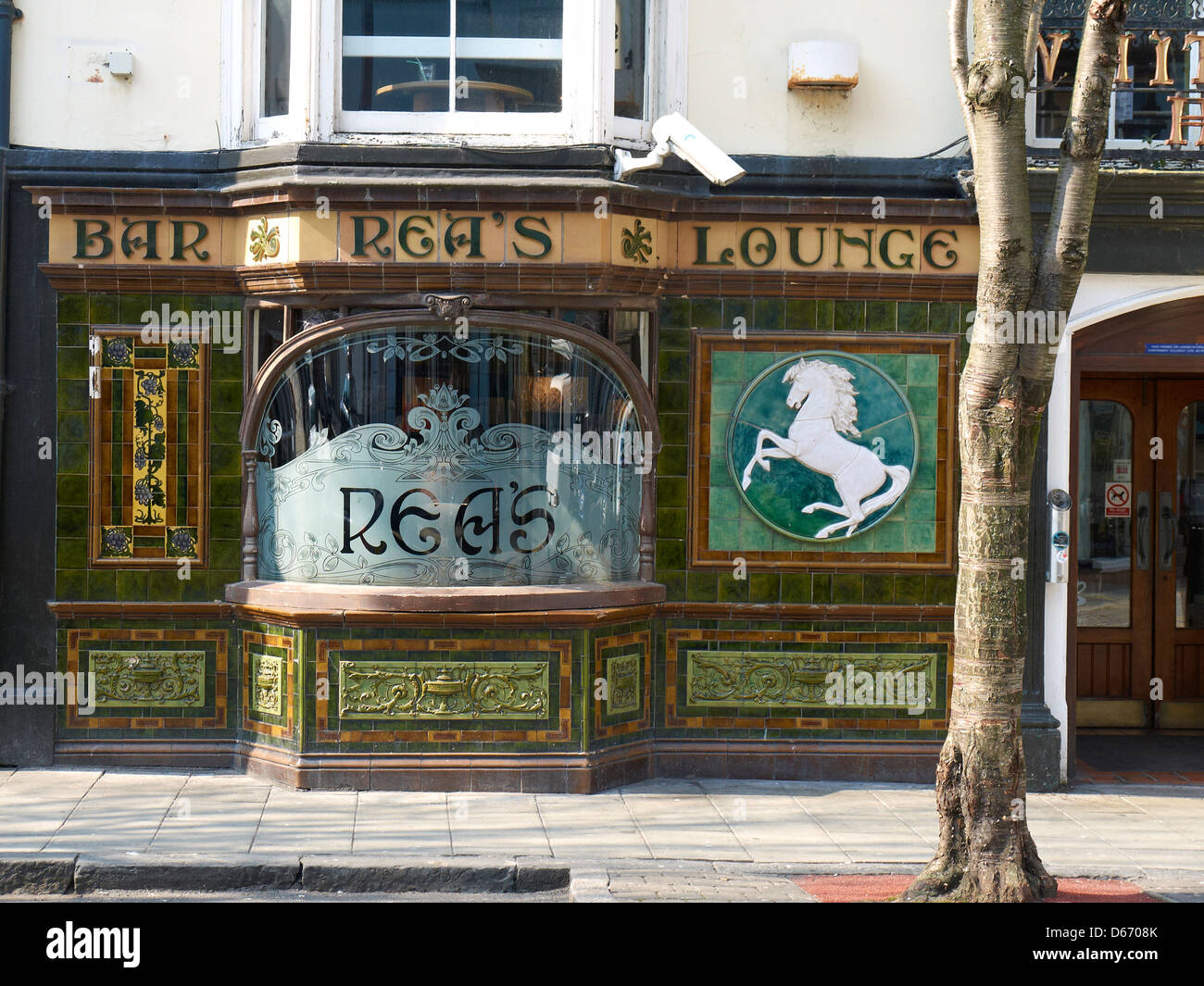 Parte anteriore del Rea's bar lounge, ora The Varsity pub in Aberystwyth Wales UK Foto Stock