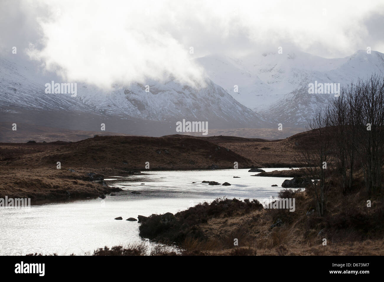 Le montagne di monte nero nei pressi di Rannoch Moor nelle Highlands occidentali della Scozia Foto Stock