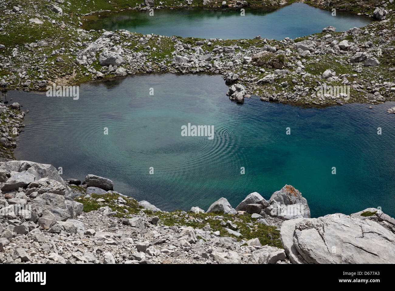 Snow melt per piscine di Picos de Europa al di sopra di Fuente De nel nord della Spagna Foto Stock