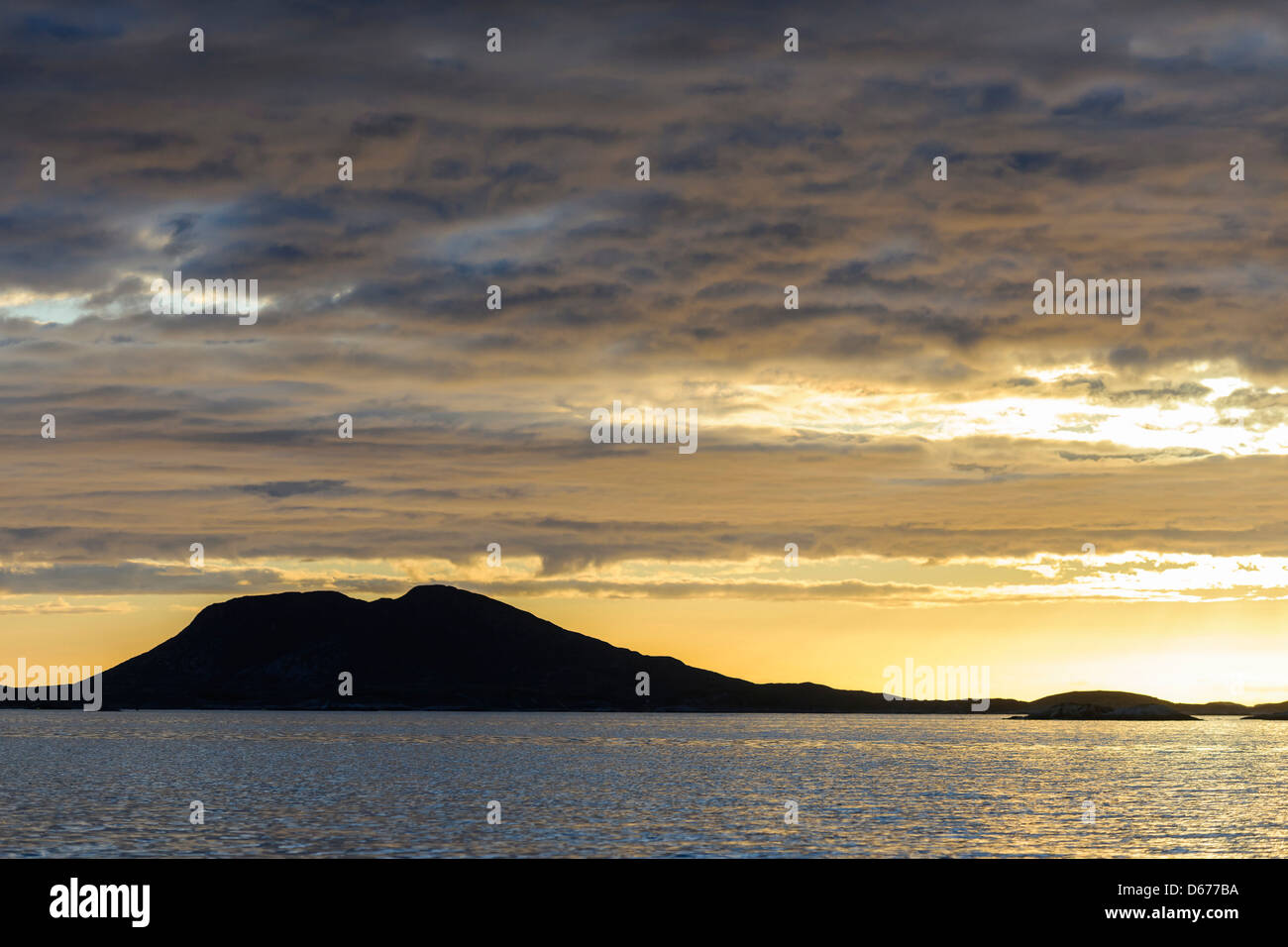 Tramonto al paesaggio costiero, lauvsnes, flatanger kommune, nord-il trondelag fylke, Norvegia Foto Stock