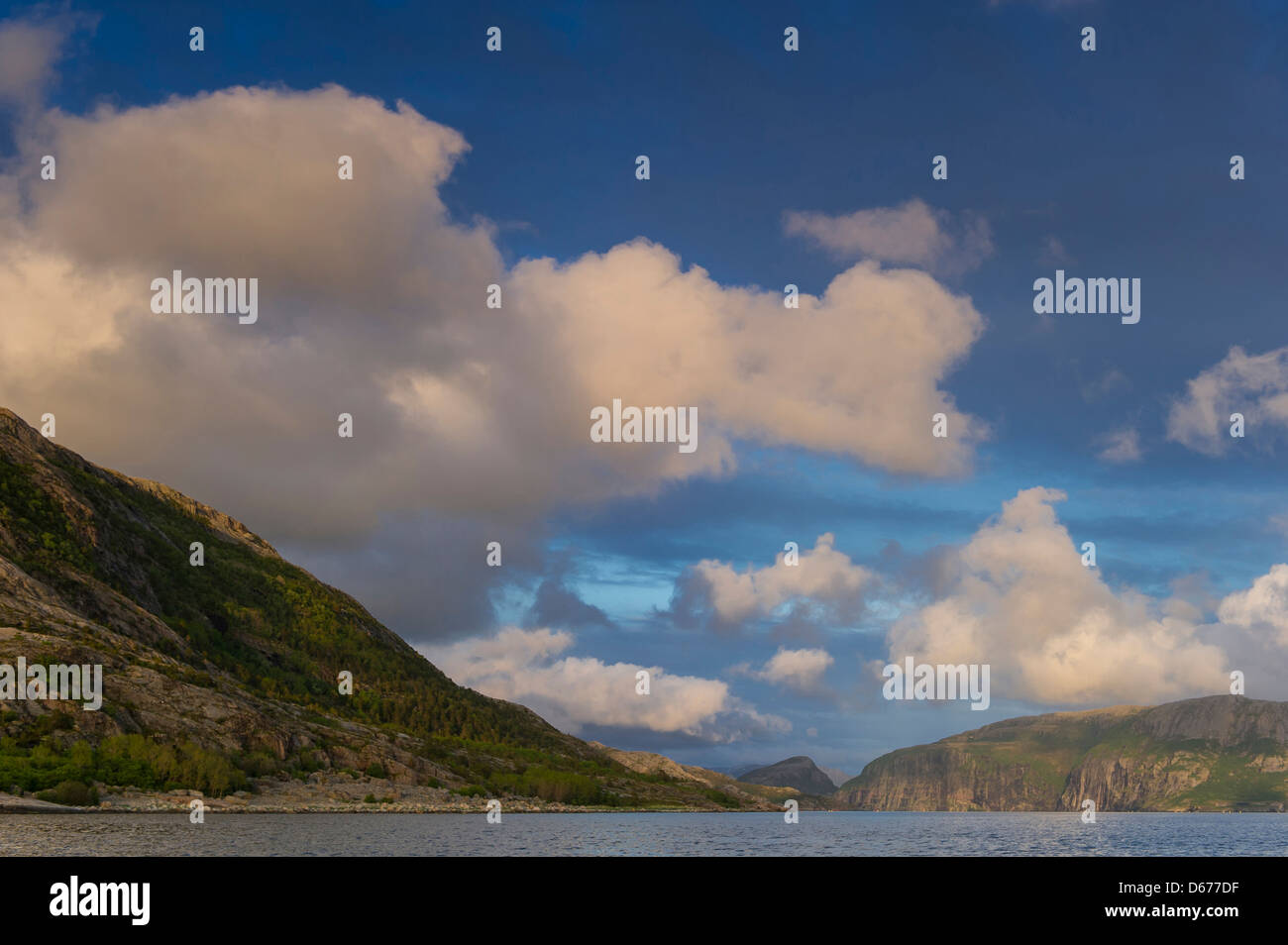 Il paesaggio costiero, lauvsnes, flatanger kommune, nord-il trondelag fylke, Norvegia Foto Stock