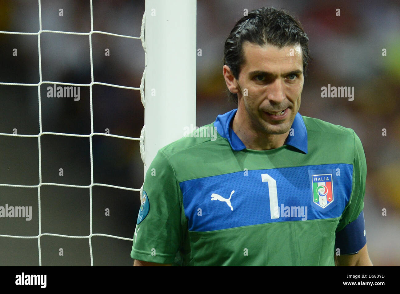 L'obiettivo dell'Italia detentore di Gianluigi Buffon reagisce durante la  finale di UEFA EURO 2012 tra la Spagna e l'Italia a Kiev, Ucraina, 01  luglio 2012. Foto: Thomas Eisenhuth dpa (si prega di
