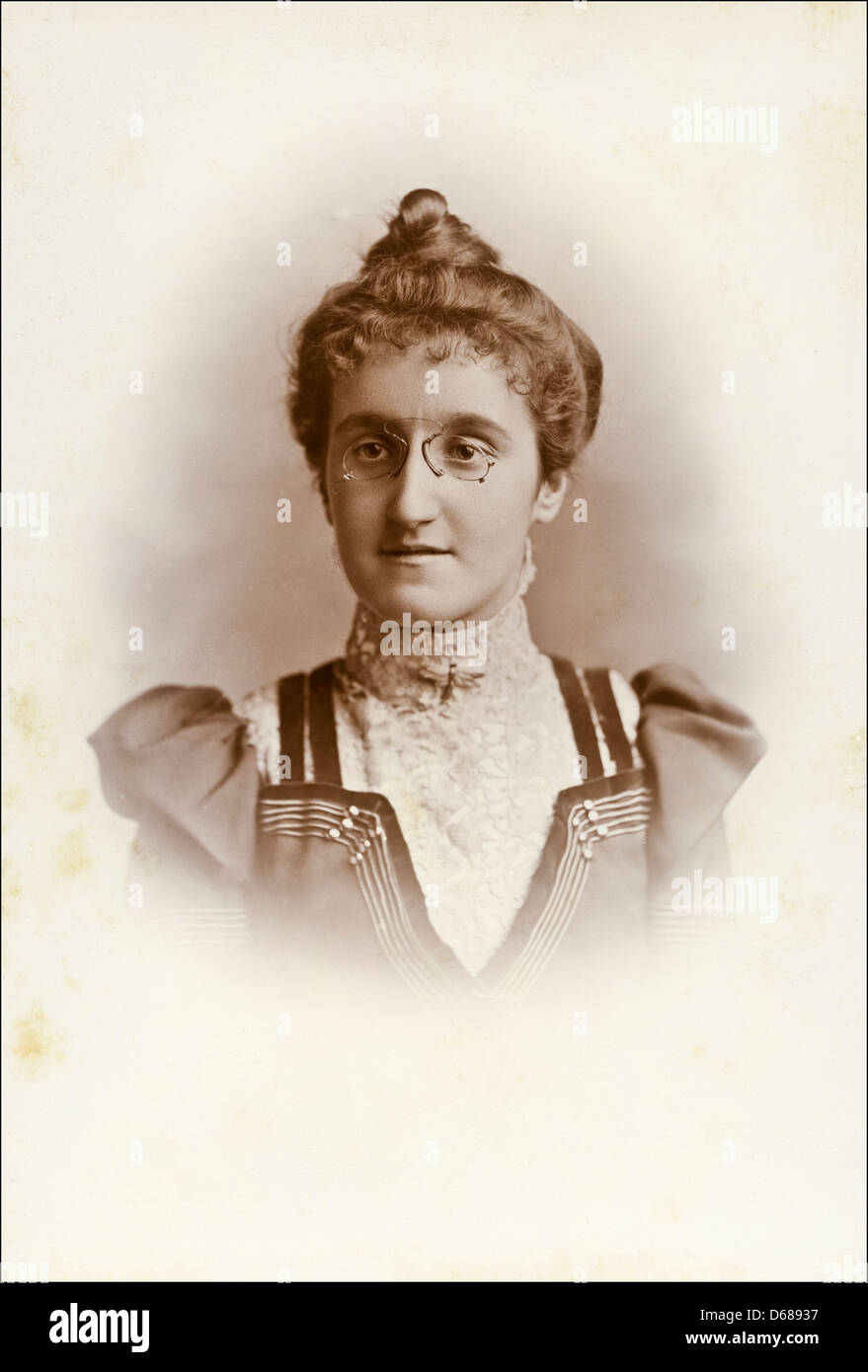 Donna vittoriana ritratto in studio circa 1900 dai fotografi Lafayette Ltd Foto Stock