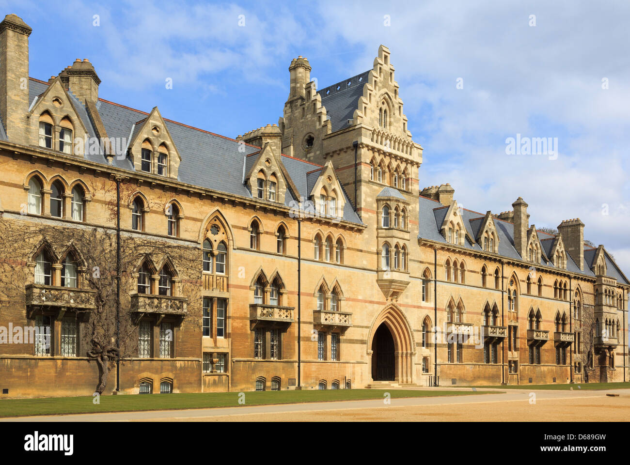Prato Costruzione di circa 1863 con principale anteriore di ingresso al Christ Church College di Oxford, Oxfordshire, Inghilterra, Regno Unito, Gran Bretagna Foto Stock