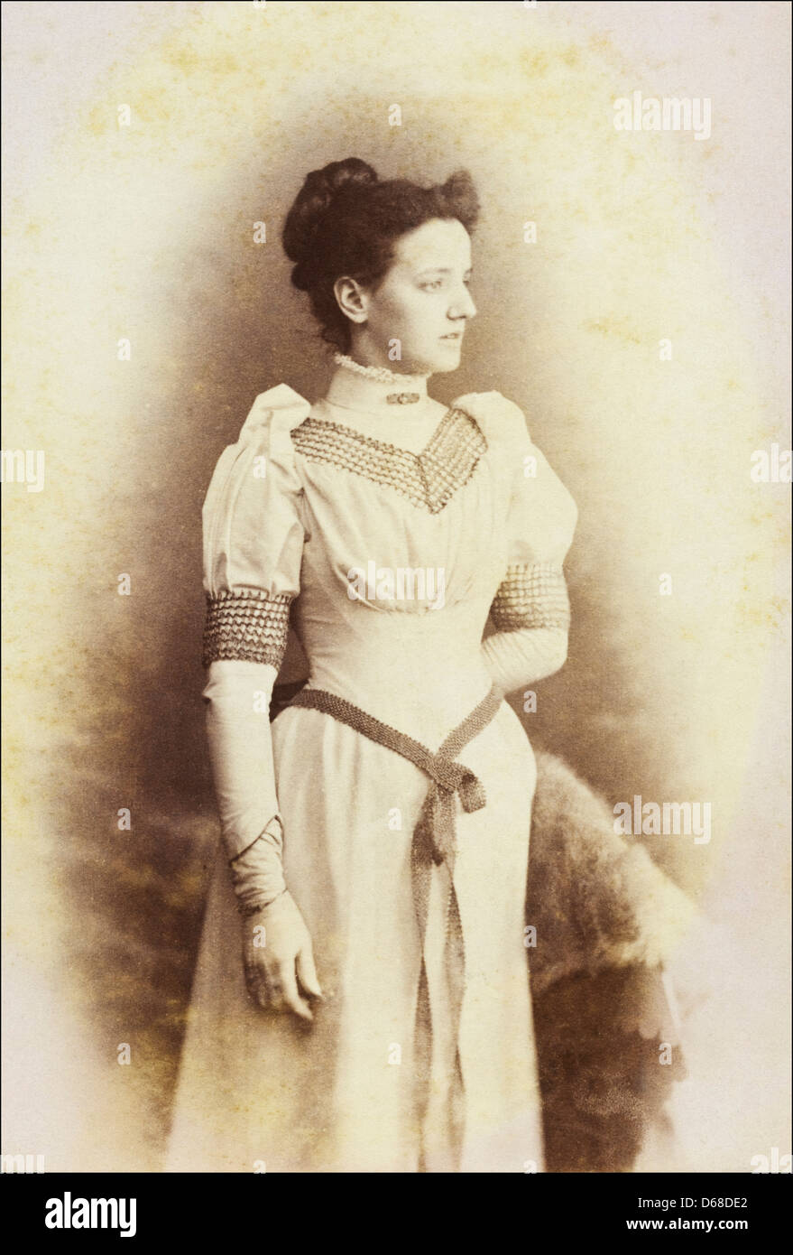 Donna vittoriana ritratto in studio circa 1880 dal fotografo J. Wrigley di Oldham Foto Stock