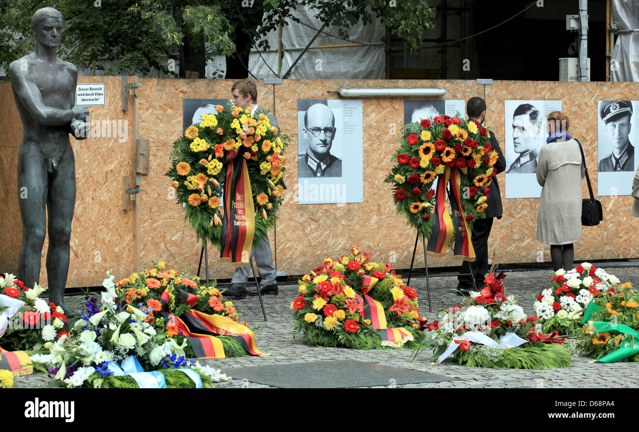 Ha invitato gli ospiti di prendere parte ad un evento commemorativo per contrassegnare il 68esimo anniversario del 1944 attentato contro Adolf Hitler al Bendlerblock a Berlino, Germania, 20 luglio 2012. Il Bendlerblock servita come sede della Wehrmacht ufficiali che hanno effettuato il 20 luglio trama contro Adolf Hitler. Foto: WOLFGANG KUMM Foto Stock