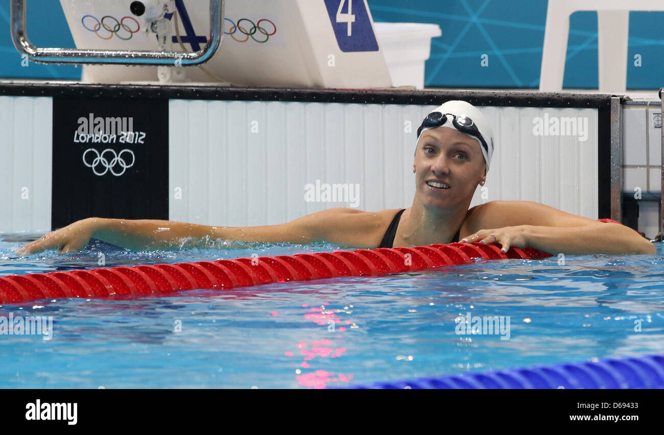 Dana Vollmer degli Stati Uniti reagisce dopo 100m Butterfly si riscalda durante il nuoto concorso al Aquatics Centre durante il London 2012 in occasione dei Giochi Olimpici di Londra, Inghilterra, 28 luglio 2012. Foto: Michael Kappeler dpa Foto Stock