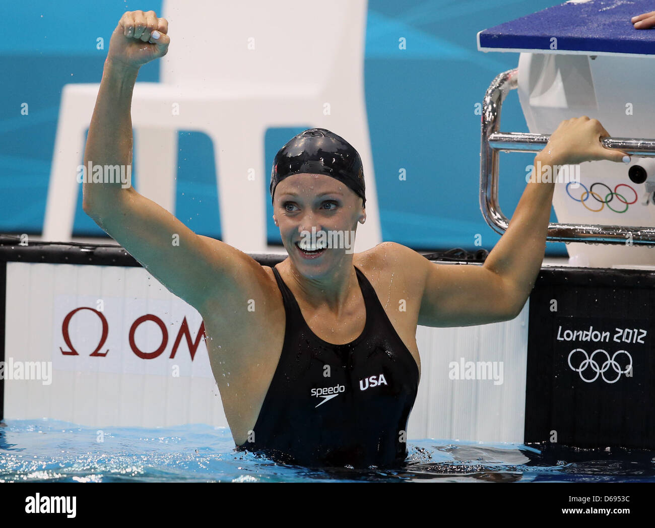 Dana Vollmer negli Stati Uniti celebra durante le donne 100m Finale a farfalla durante il nuoto in concorrenza Aquatics Centre presso il London 2012 Giochi Olimpici di Londra, Gran Bretagna, 29 luglio 2012. Foto: Michael Kappeler dpa +++(c) dpa - Bildfunk+++ Foto Stock