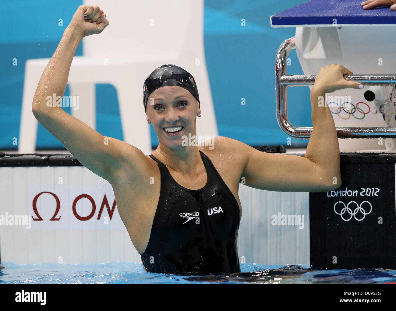 Dana Vollmer negli Stati Uniti celebra durante le donne 100m Finale a farfalla durante il nuoto in concorrenza Aquatics Centre presso il London 2012 Giochi Olimpici di Londra, Gran Bretagna, 29 luglio 2012. Foto: Michael Kappeler dpa +++(c) dpa - Bildfunk+++ Foto Stock