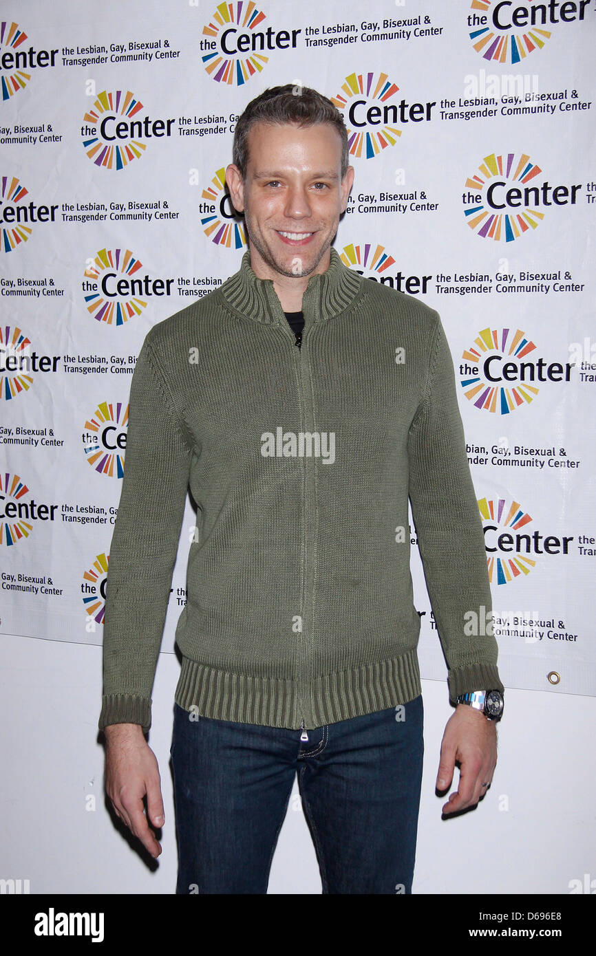 Adam Pascal Broadway canta per orgoglio: l'inverno concerto di beneficio per la comunità LGBT Center presso il centro di LGBT Foto Stock